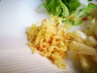 11、牡蛎菠菜,姜切成姜末