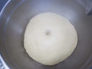 4、海鲜小鸡披萨,检查发酵状态