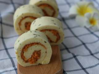 12、香葱肉松蛋糕卷,喜欢多多肉松的。