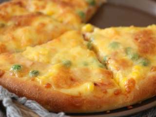 14、自制培根披萨,喜欢的你也动手试试吧。