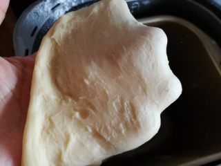 2、鸡肉田园披萨,2.第一次揉出厚膜