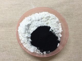 7、奶油黑杯子,低粉和竹炭粉提前混合