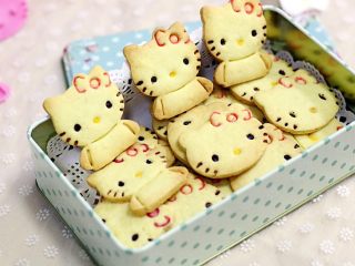 18、hellokitty饼干,和孩子一起动手试试吧！