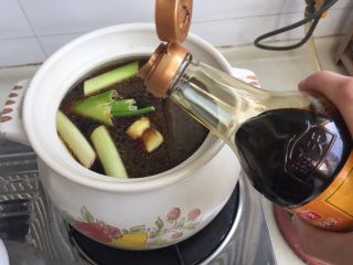 43、煲一锅好卤➕香卤牛肉,加入一勺老抽