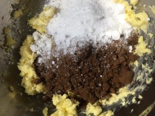 12、香甜枣泥糕,加入红糖和细砂糖