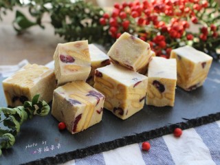 10、网红雪花酥,趁糖还没完全变硬，切成喜欢的小块即可