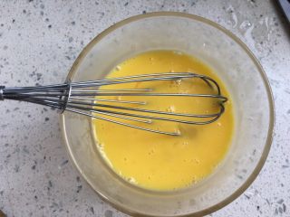 7、馒头新吃法 馒头披萨,鸡蛋搅打