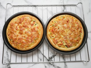 19、培根火腿披萨,香喷喷的披萨出炉啦！