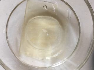 5、抹茶芝士慕斯蛋糕,吉利丁片提前用冷水泡软