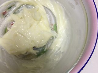 15、抹茶芝士慕斯蛋糕,奶油奶酪加糖隔水搅拌均匀顺滑