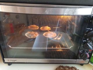 12、迷你披萨杯,220°烤20分钟即可