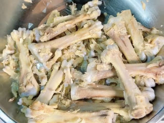 12、无骨鸡爪,一堆的鸡骨，可以做啥用？哈哈哈