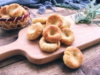 20、椰蓉酥,来杯新鲜果汁，再来一份椰蓉小酥饼，悠哉悠哉！