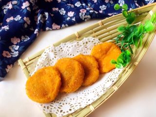 18、#甜味＃南瓜豆沙饼,成品。
