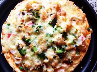 4、海鲜披萨,180度烤了13分钟