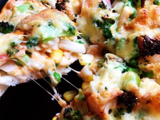 5、海鲜披萨,可以开动了。