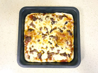 28、黑椒牛肉披萨,取出来，自然放凉