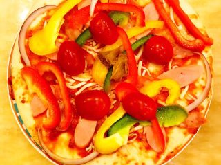 15、DIY亲子披萨,再摆放适量猴头菇。