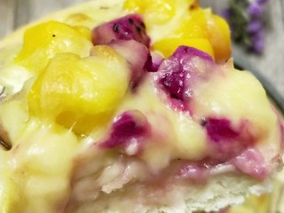 12、美味的水果披萨,香喷喷的披萨出炉啦，那诱人的香味，让平时挑食的孩子毫无抵抗力