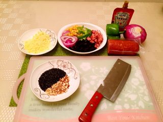 1、披萨????,材料大合照????????????????????????????????????