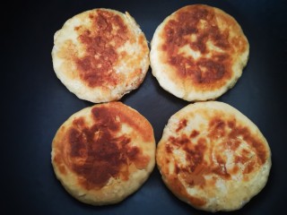 23、红糖酥饼,翻面煎