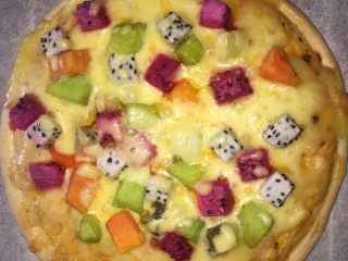 7、#甜味#缤纷水果披萨,这个就是烤好的缤纷水果披萨