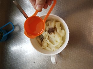 9、土豆泥曲奇,加入植物油