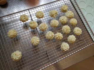 21、土豆泥曲奇,一个比拳头大一点的土豆大概可以做这些