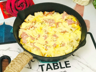 15、吐司培根披萨,美味的吐司培根披萨就做好了