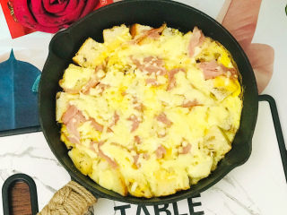 17、吐司培根披萨,早餐来一份，美美滴