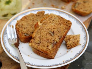 5、香蕉核桃蛋糕,切片享受，泡上一杯菊花茶，是不是很美呀！