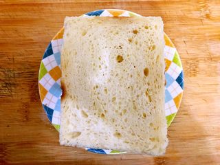 10、完胜金拱门之简易吐司苹果派,盖上另一片吐司（有沙拉酱的那一面朝里面）