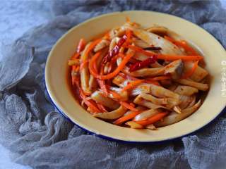 13、手撕杏鲍菇, 手撕使得杏鲍菇非常的鲜美,也比较下饭~