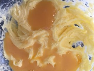 4、巧克力豆燕麦球,下蛋液