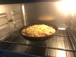 10、热狗土豆披萨,上下180度烤20分钟