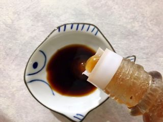 8、吃掉一朵花～香油凉拌青瓜皮蛋花,加适量香油