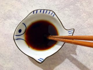 9、吃掉一朵花～香油凉拌青瓜皮蛋花,搅拌均匀