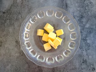 2、可可维也纳曲奇,黄油提前软化