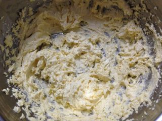 3、提拉米苏小饼干,至完全吸收