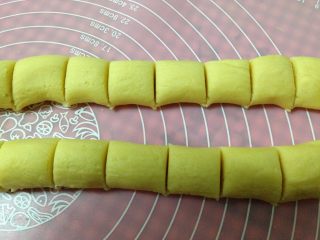 7、提拉米苏小饼干,分成15克一个的小剂子