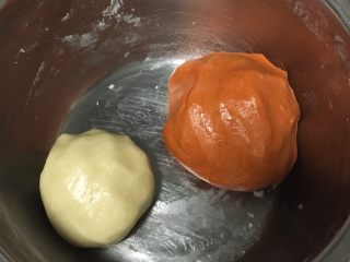 8、太阳花饼干,揉成团放冰箱冷藏半小时