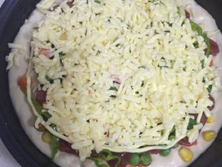 11、香肠披萨,这次摆料顺序有误，大家可小心哦！不过也不影响味道。