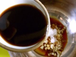 11、凉拌香芹干豆腐………凉拌菜夏季伴侣,倒入陈醋