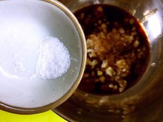 13、凉拌香芹干豆腐………凉拌菜夏季伴侣,倒入盐