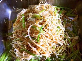 17、凉拌香芹干豆腐………凉拌菜夏季伴侣,拌匀