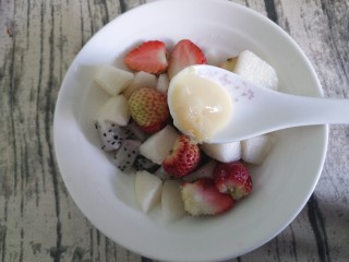 9、创意水果沙拉,加一勺炼乳