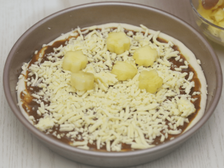 8、菠萝披萨,摆上菠萝花