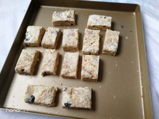 14、网红雪花酥,稍微分开一点，以免粘黏。