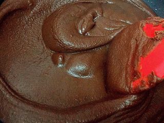 9、传统广式豆沙月饼,中火，不停翻炒！不停翻炒！不停翻炒！重要的事要说三遍！