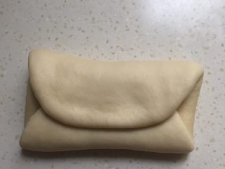 8、北海道奶油吐司,反过面来叠起来